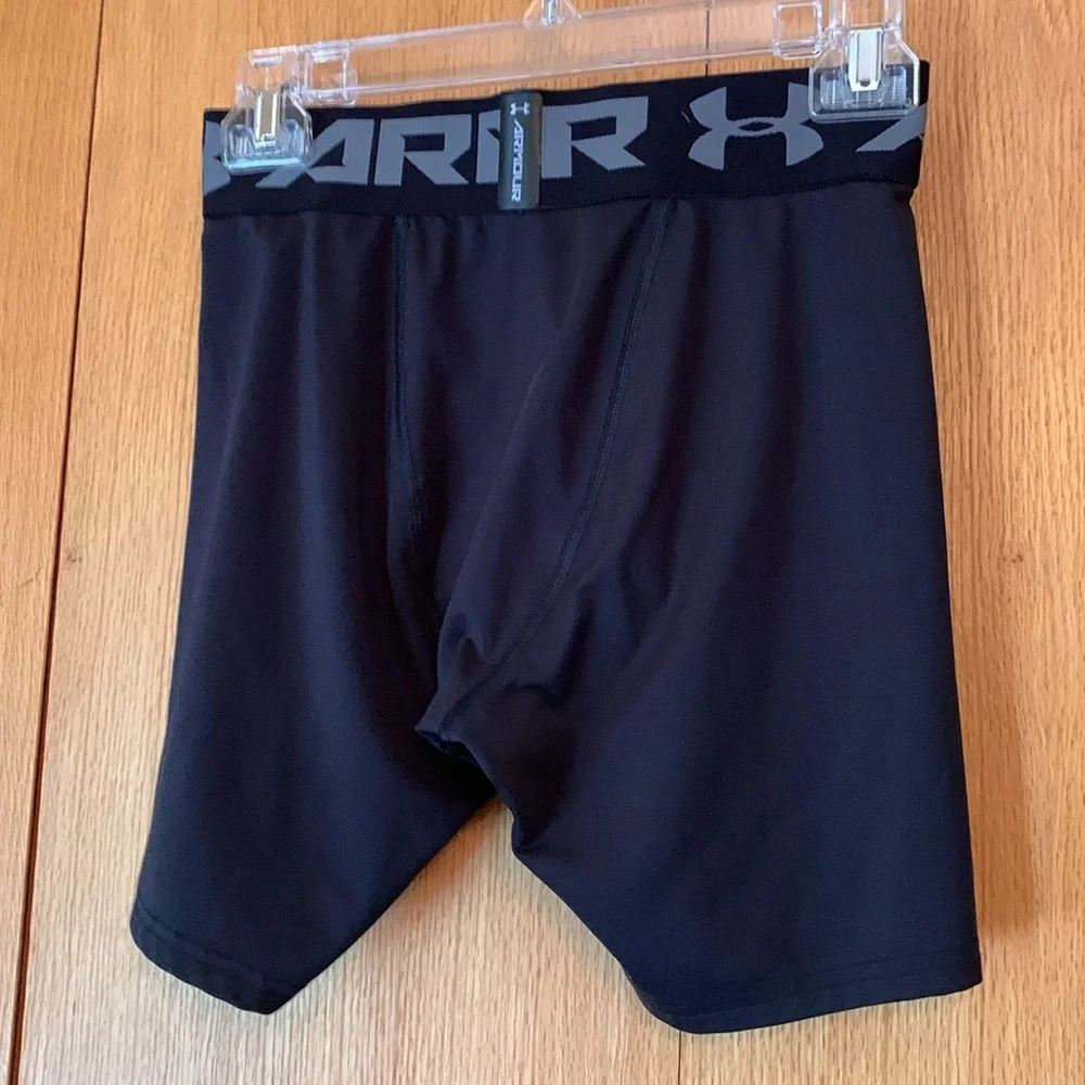 Under Armour Heatgear black 6” Compression Shorts men’s MEDIUM elastic waist EUC